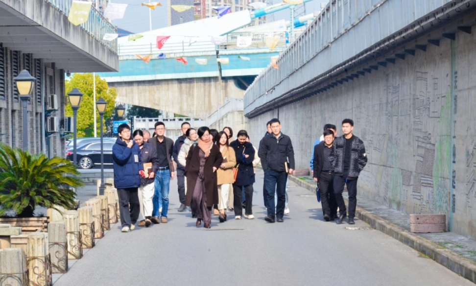 “走進(jìn)園區(qū)，共享未來”鏡湖區(qū)高層次人才服務(wù)企業(yè)雙向促進(jìn)對接交流活動(dòng)在園舉辦