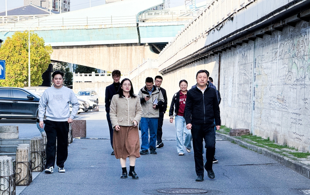 鏡湖區(qū)委常委、副區(qū)長高偉來園調(diào)研指導(dǎo)工作